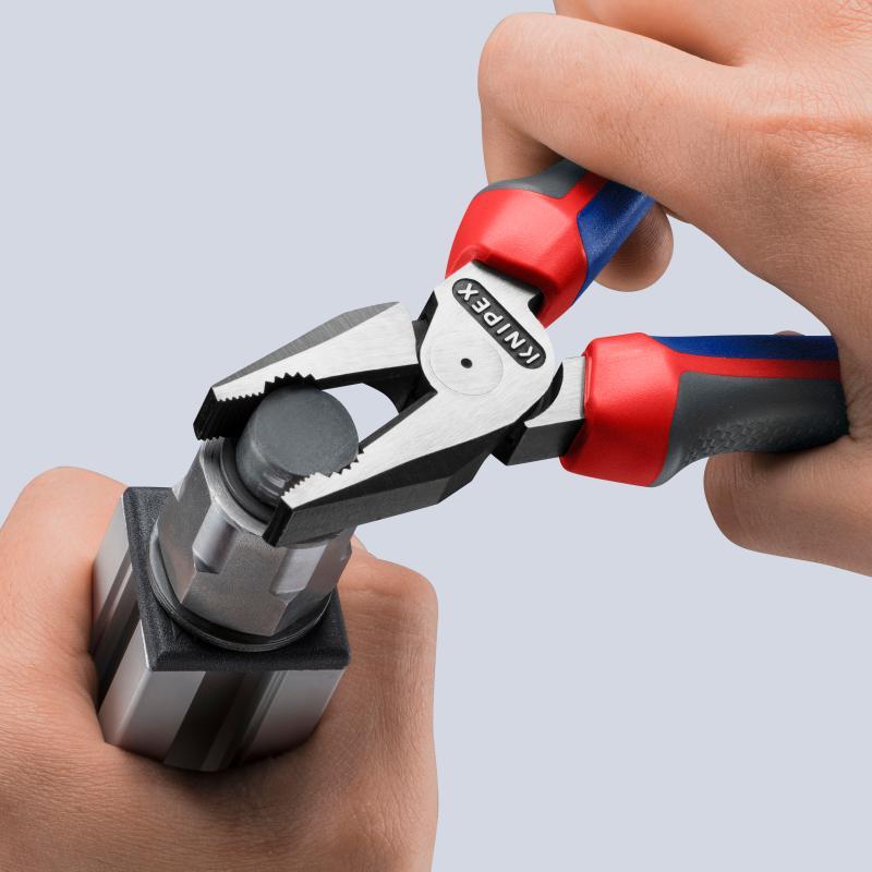 KNIPEX 02 02 180 SB Pinza universale tipo forte con manici comfort atramentata nera 180 mm in confezione Self-service
