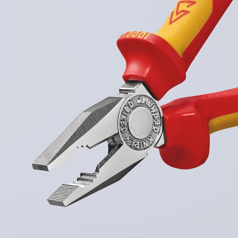 KNIPEX 03 06 180 SB Pinza universale isolati con manici rivestiti in materiale bicomponente, collaudati VDE cromata 180 mm in confezione Self-service